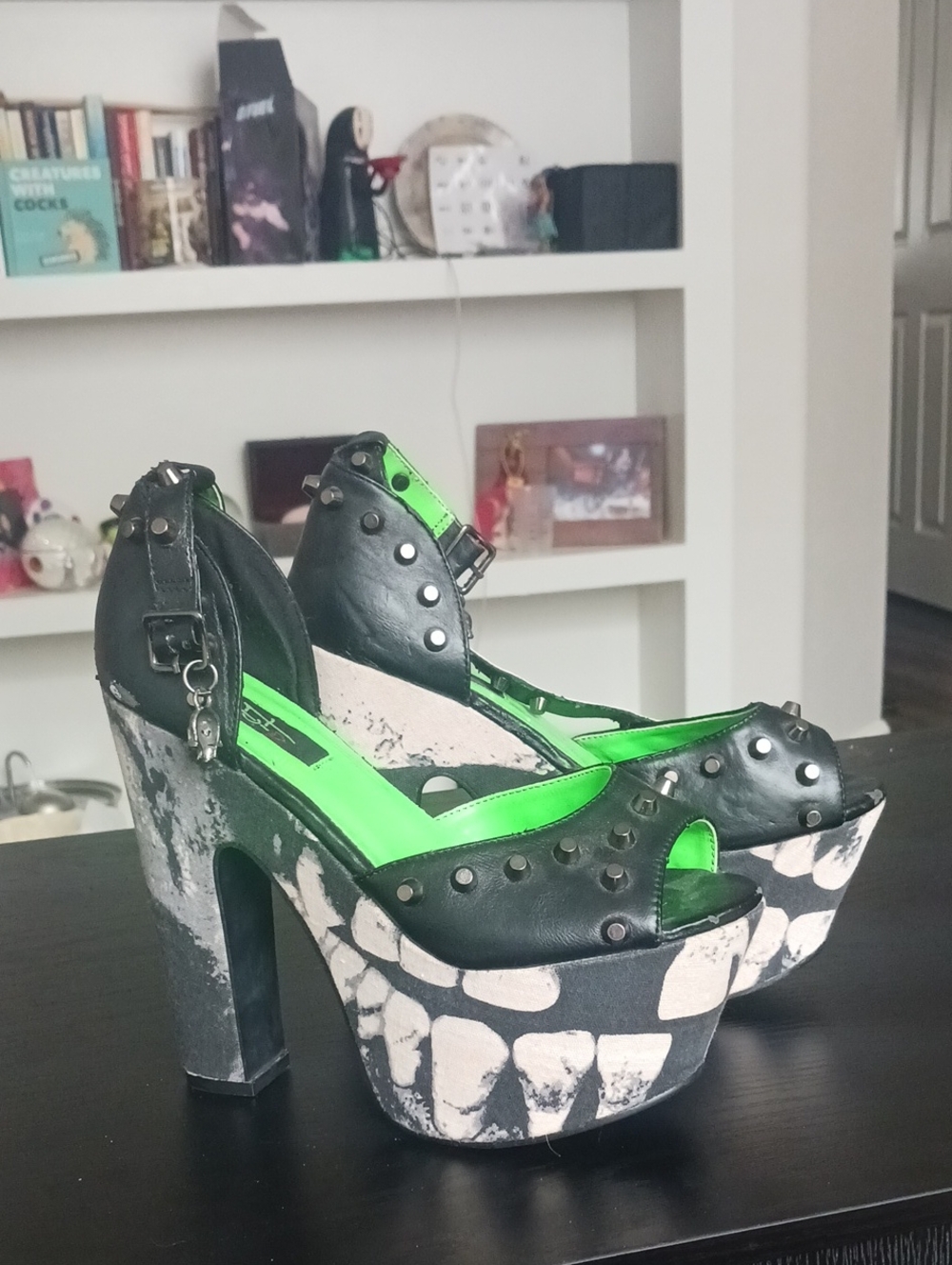 Iron Fist (Rare) Loose Tooth Super Platform Sandals - Needs Work - Size 6